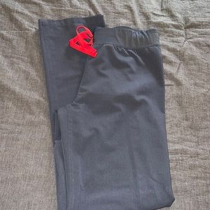 Livingston charcoal scrub bottoms FIG